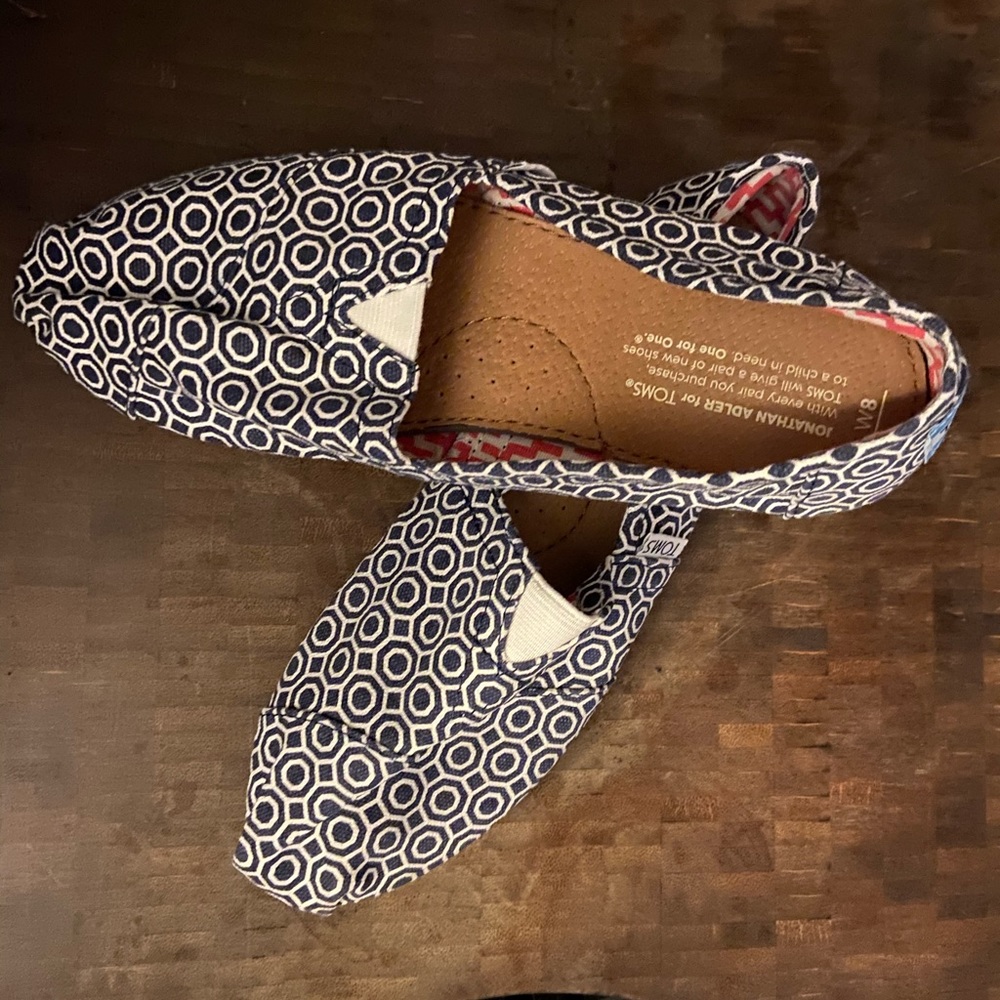 Toms